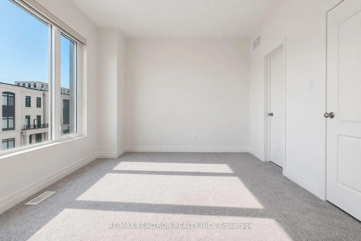 Photo 8 of 74 William Saville Street E, Markham, Unionville — HOMEH