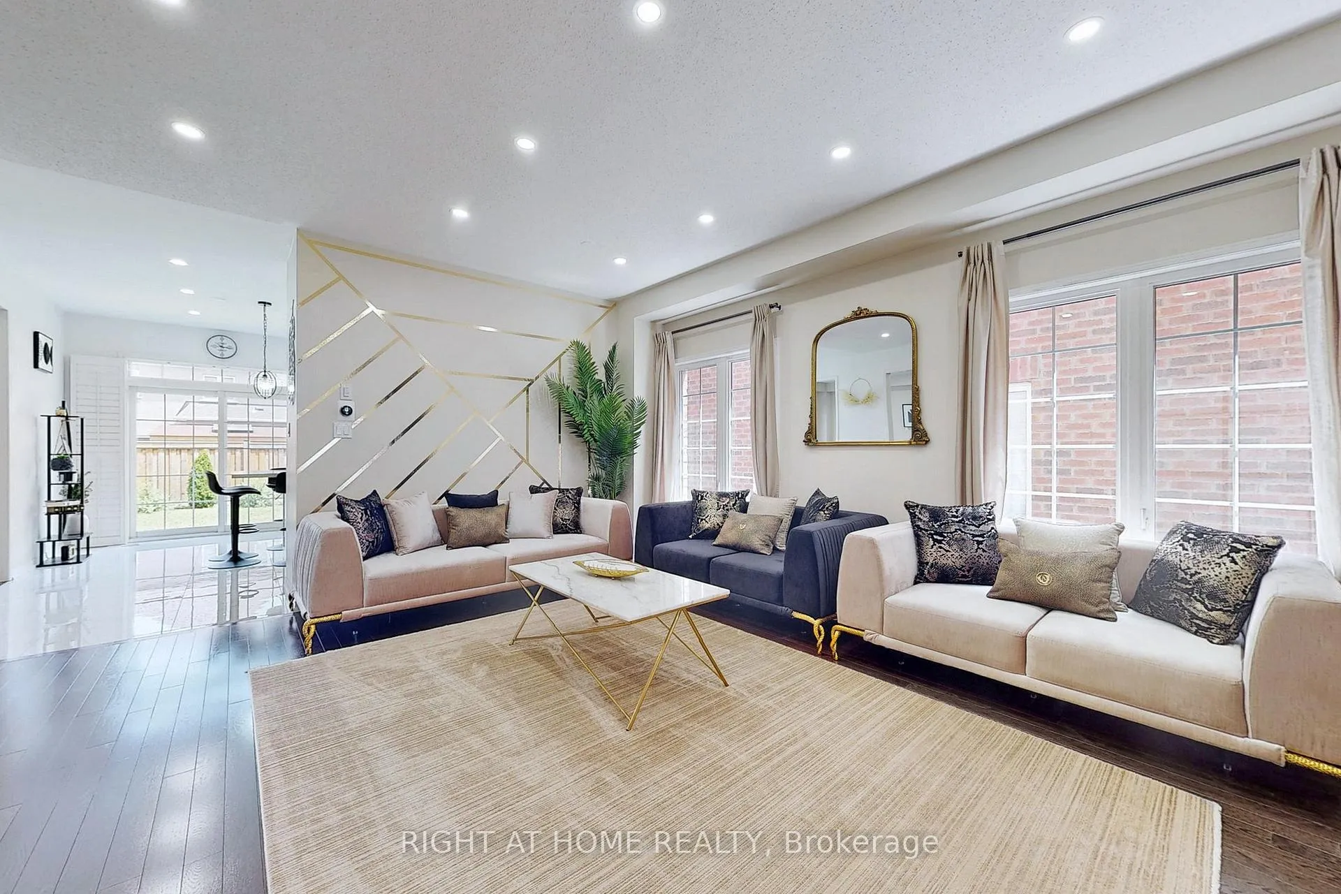 Photo 3 of 1733 Frederick Mason Drive E, Oshawa, Taunton — HOMEH