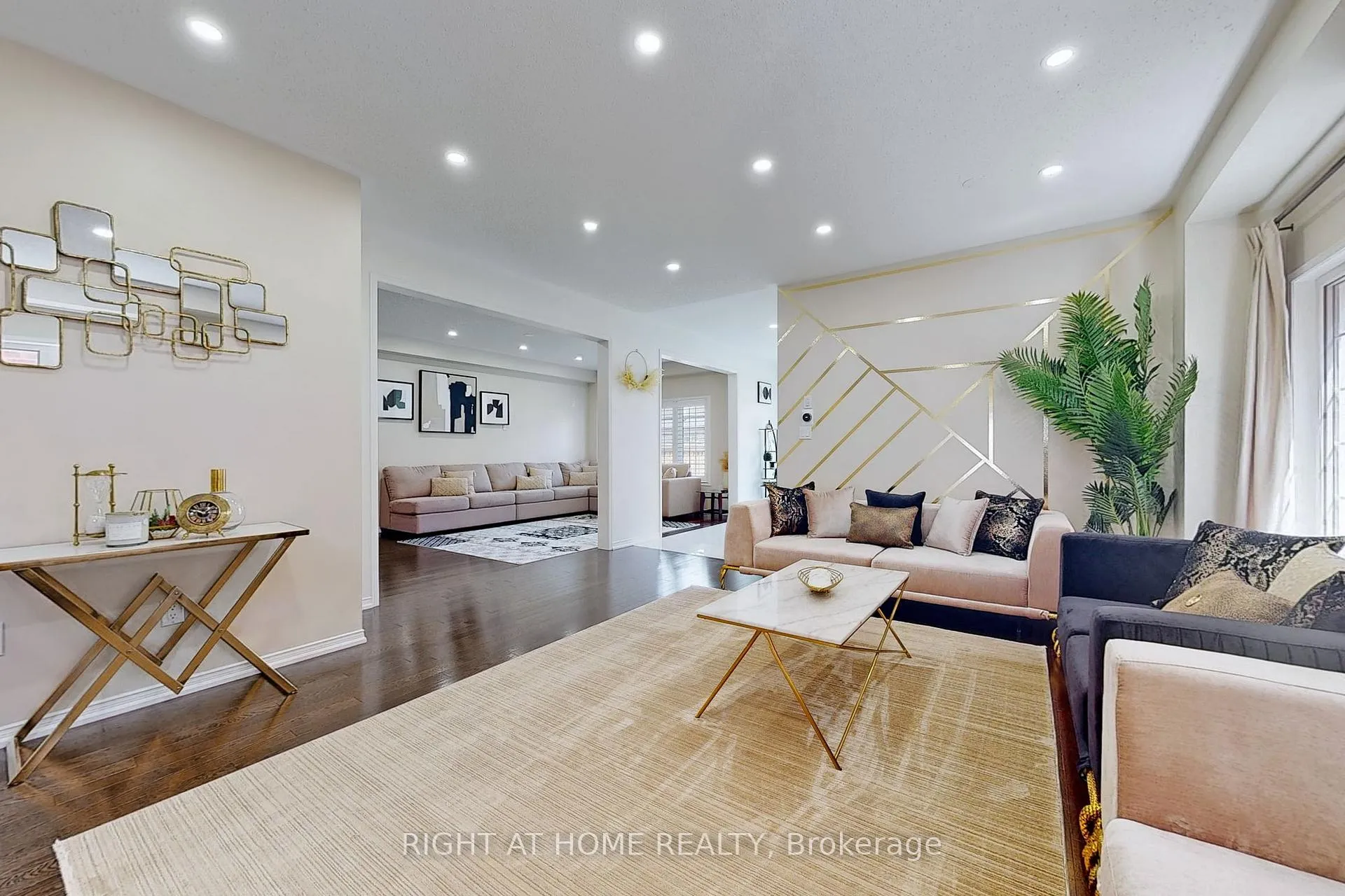 Photo 5 of 1733 Frederick Mason Drive E, Oshawa, Taunton — HOMEH