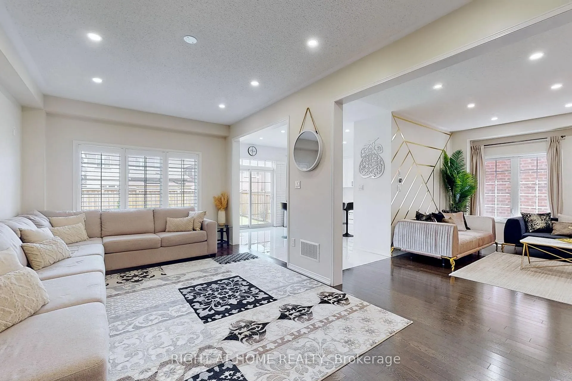 Photo 11 of 1733 Frederick Mason Drive E, Oshawa, Taunton — HOMEH