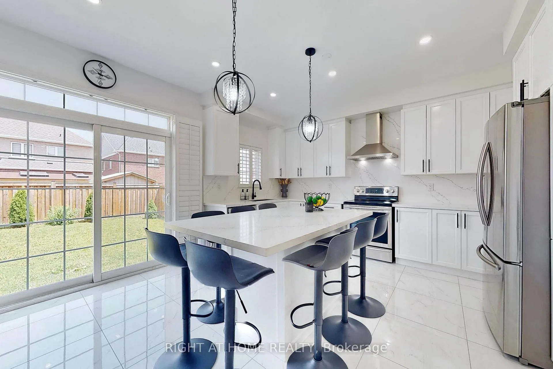 Photo 13 of 1733 Frederick Mason Drive E, Oshawa, Taunton — HOMEH