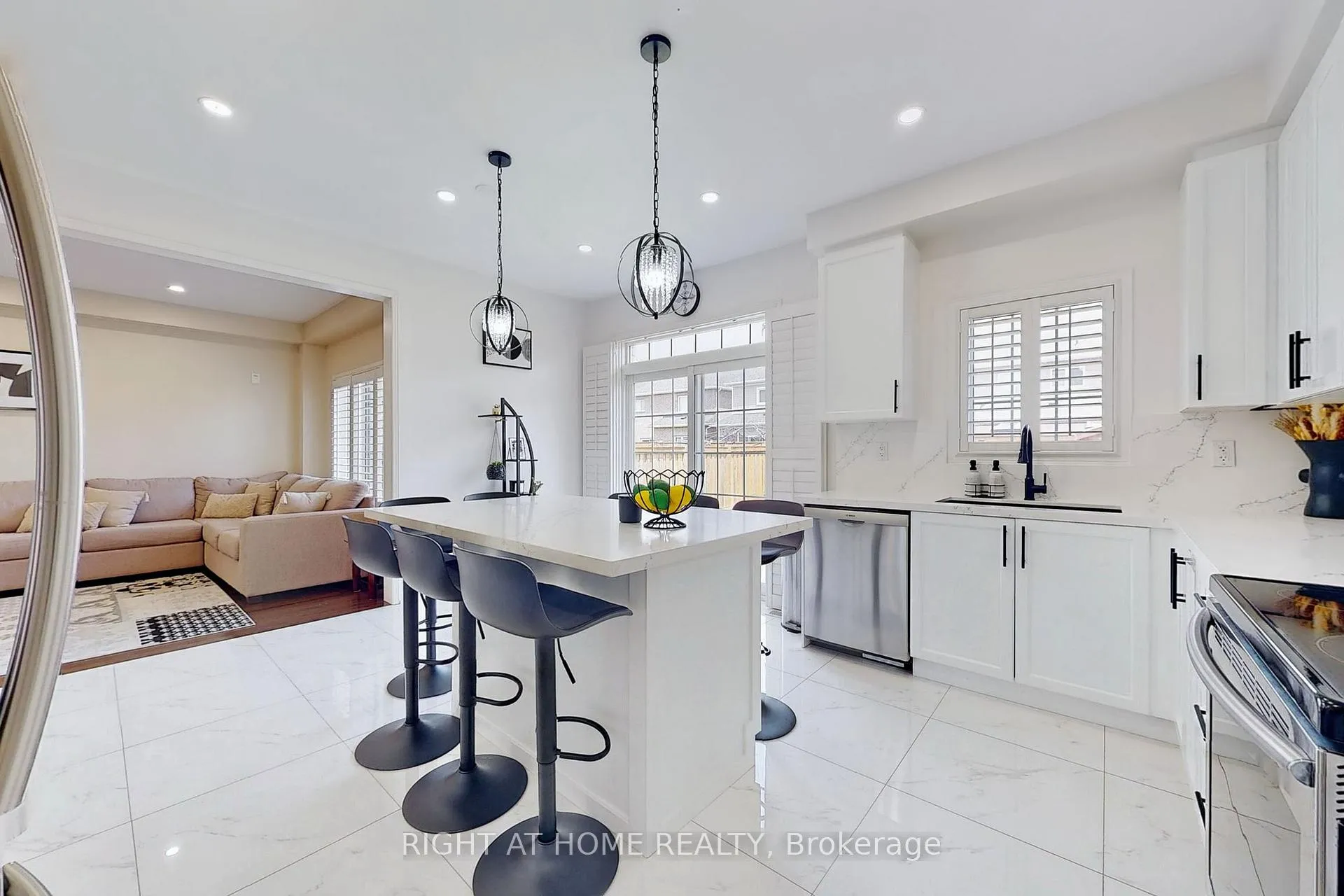 Photo 15 of 1733 Frederick Mason Drive E, Oshawa, Taunton — HOMEH