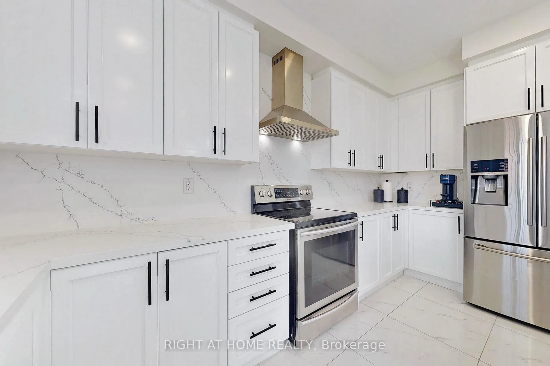 Photo 16 of 1733 Frederick Mason Drive E, Oshawa, Taunton — HOMEH