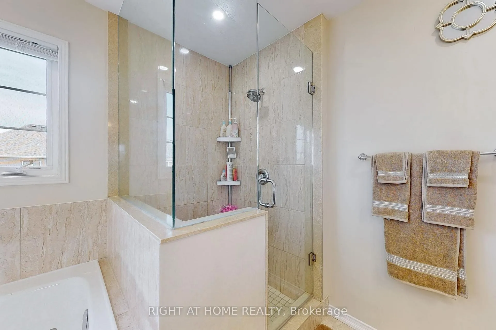 Photo 32 of 1733 Frederick Mason Drive E, Oshawa, Taunton — HOMEH