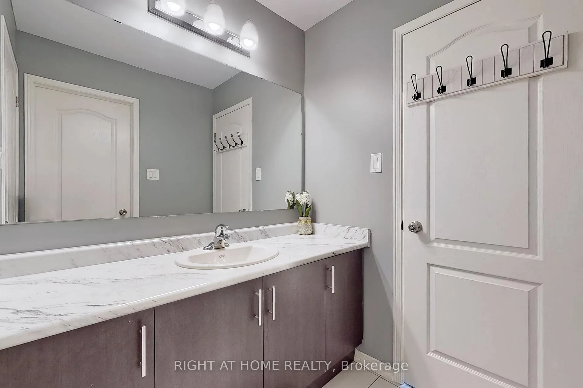Photo 38 of 1733 Frederick Mason Drive E, Oshawa, Taunton — HOMEH