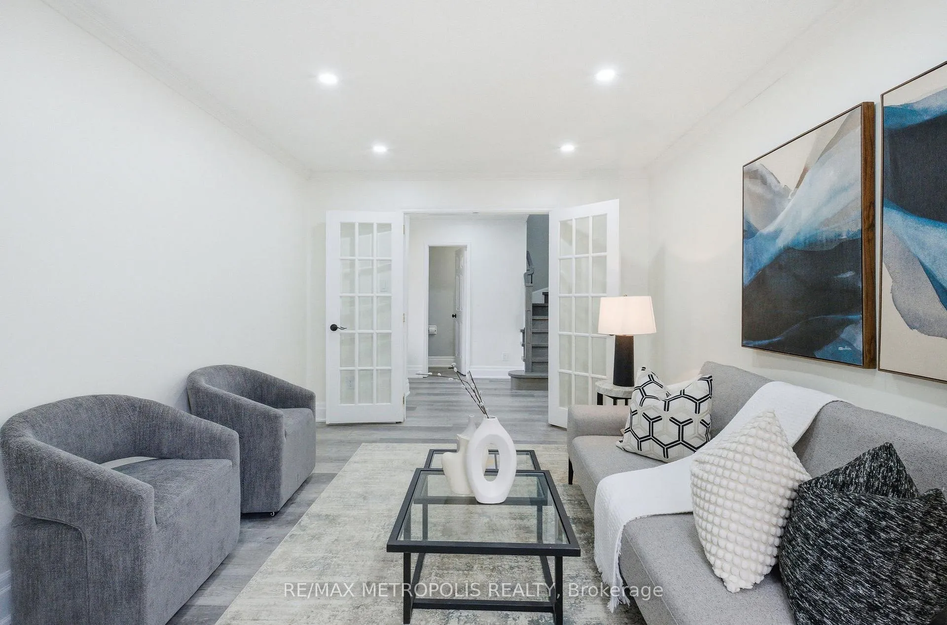 Photo 6 of 700 Mountjoy Court, Oshawa, Pinecrest — HOMEH
