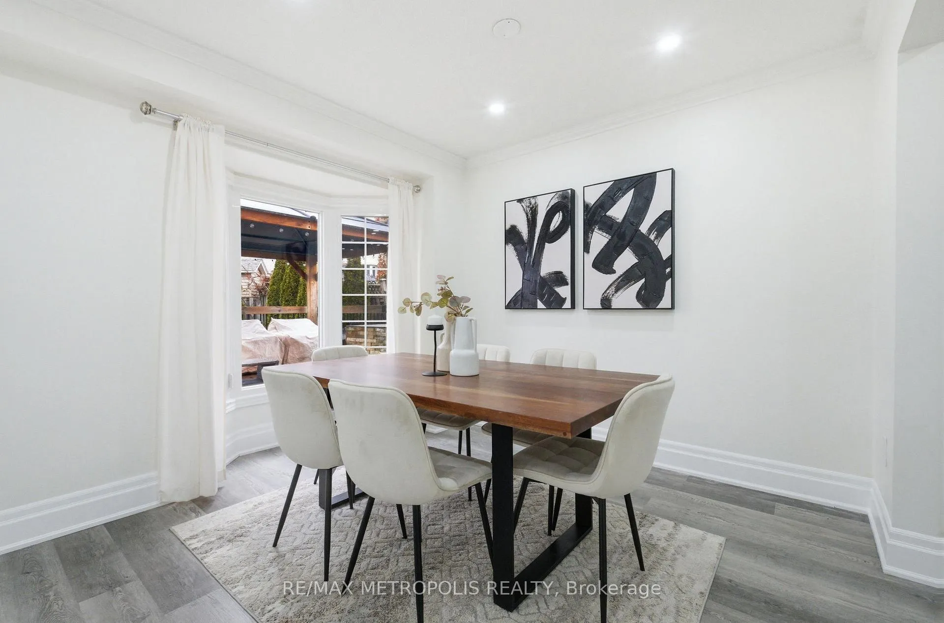 Photo 9 of 700 Mountjoy Court, Oshawa, Pinecrest — HOMEH