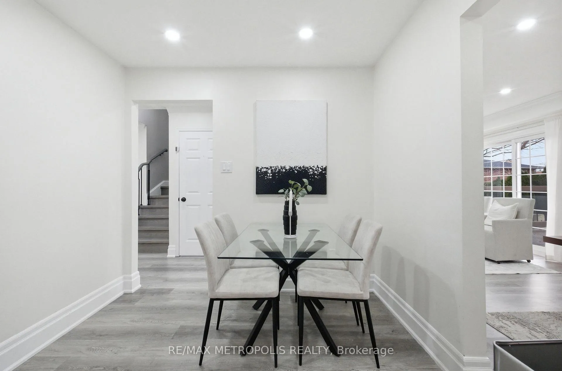 Photo 12 of 700 Mountjoy Court, Oshawa, Pinecrest — HOMEH