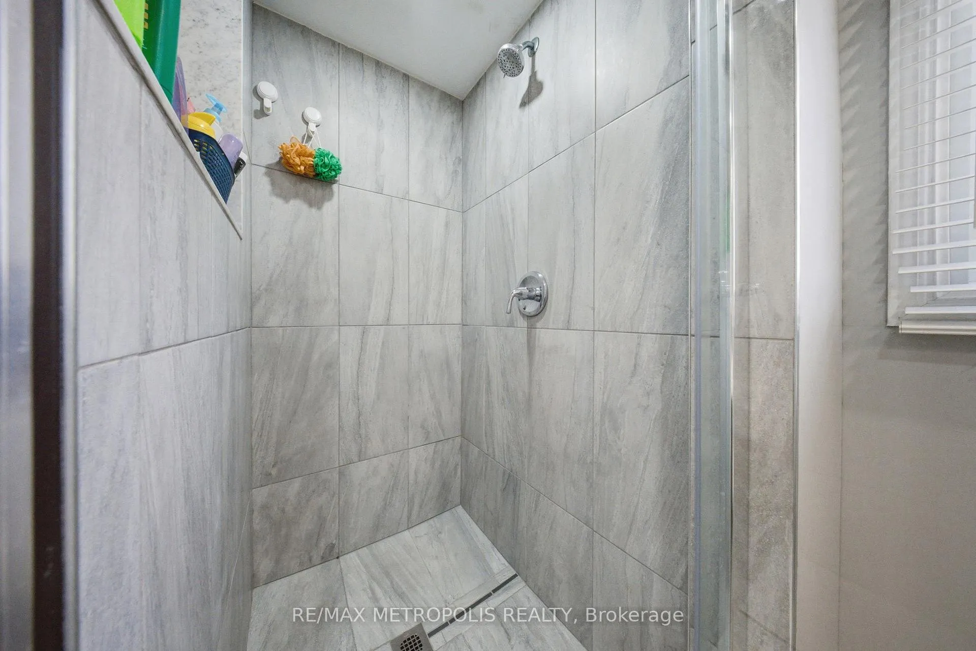Photo 17 of 700 Mountjoy Court, Oshawa, Pinecrest — HOMEH