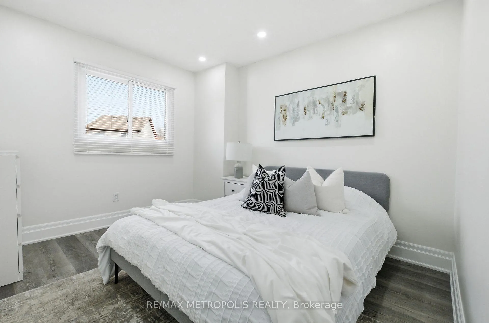Photo 18 of 700 Mountjoy Court, Oshawa, Pinecrest — HOMEH
