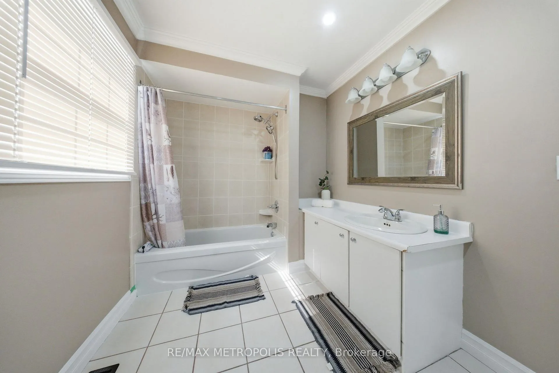 Photo 20 of 700 Mountjoy Court, Oshawa, Pinecrest — HOMEH