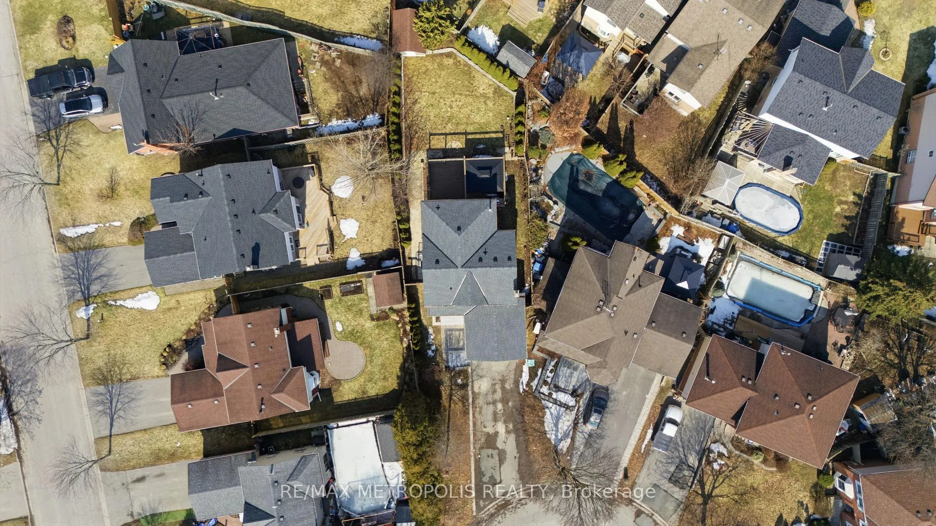 Photo 29 of 700 Mountjoy Court, Oshawa, Pinecrest — HOMEH