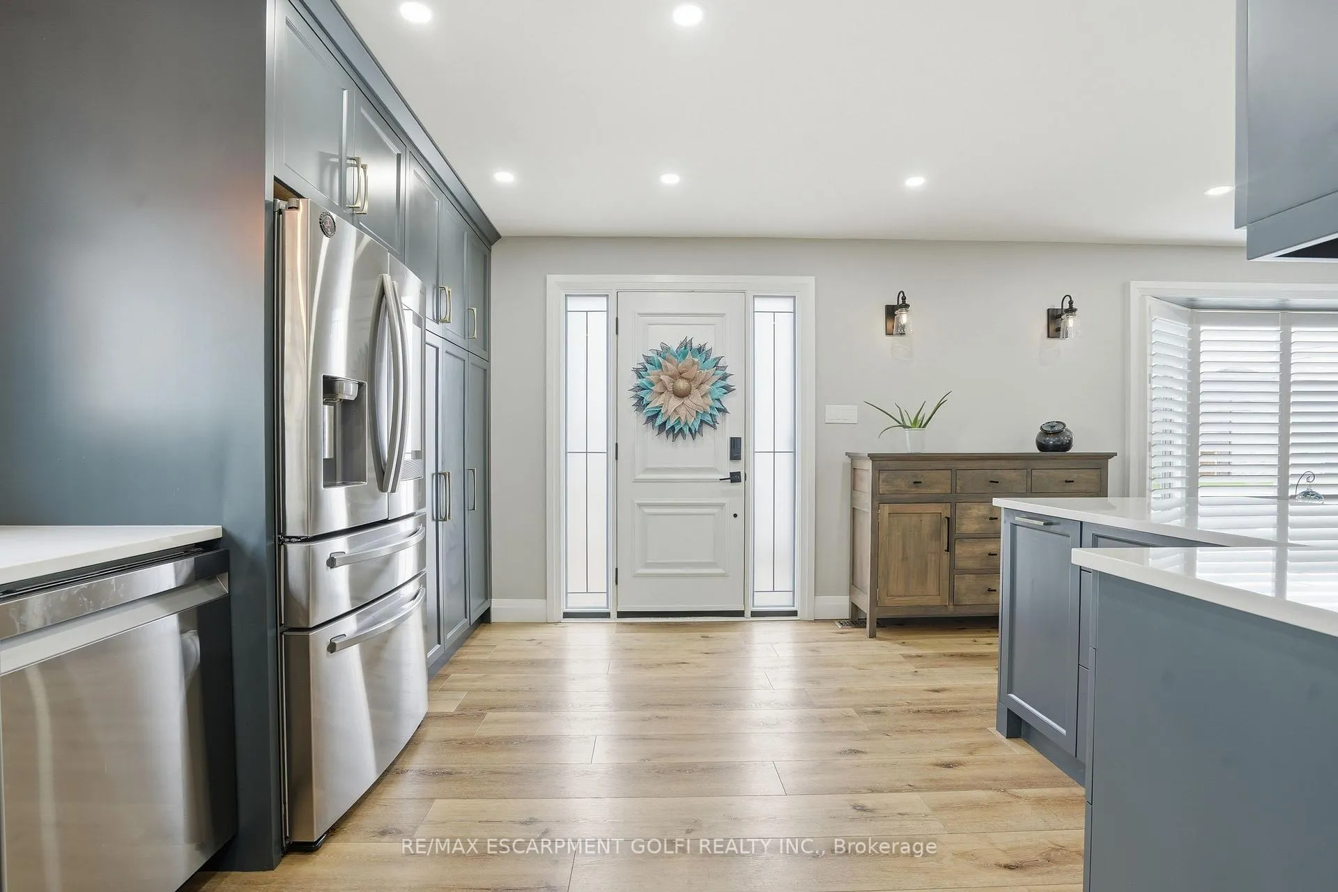 Photo 7 of 101 Livingston Avenue, Grimsby, Grimsby West — HOMEH