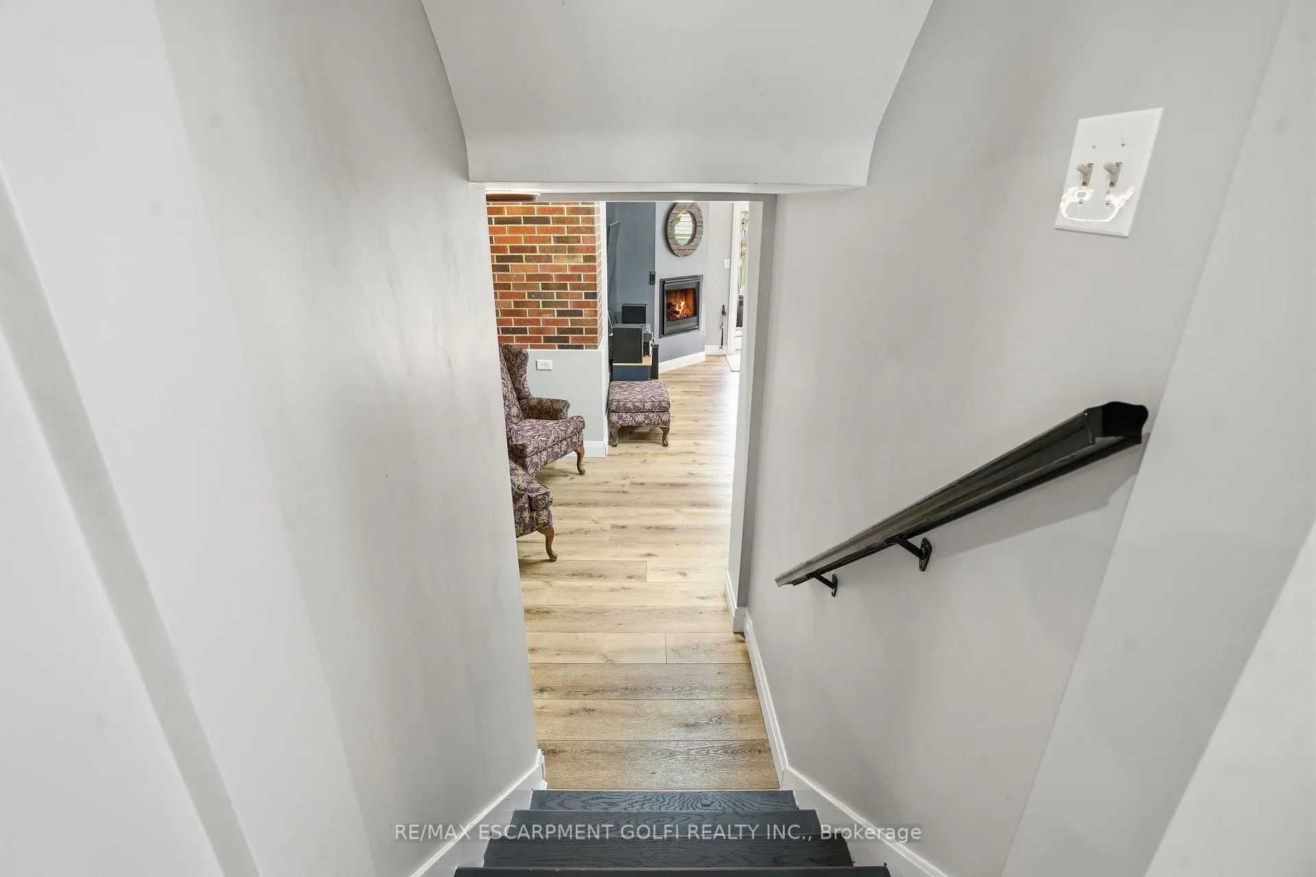 Photo 18 of 101 Livingston Avenue, Grimsby, Grimsby West — HOMEH