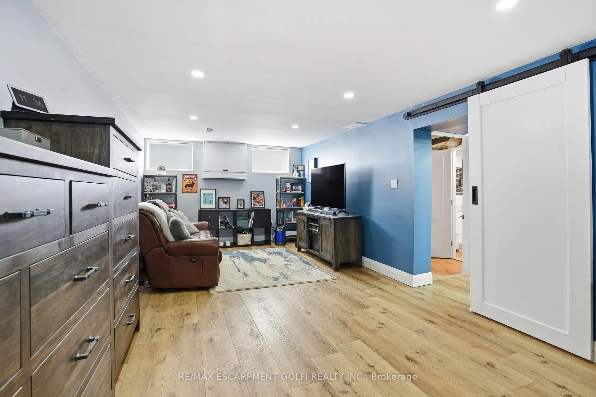Photo 24 of 101 Livingston Avenue, Grimsby, Grimsby West — HOMEH