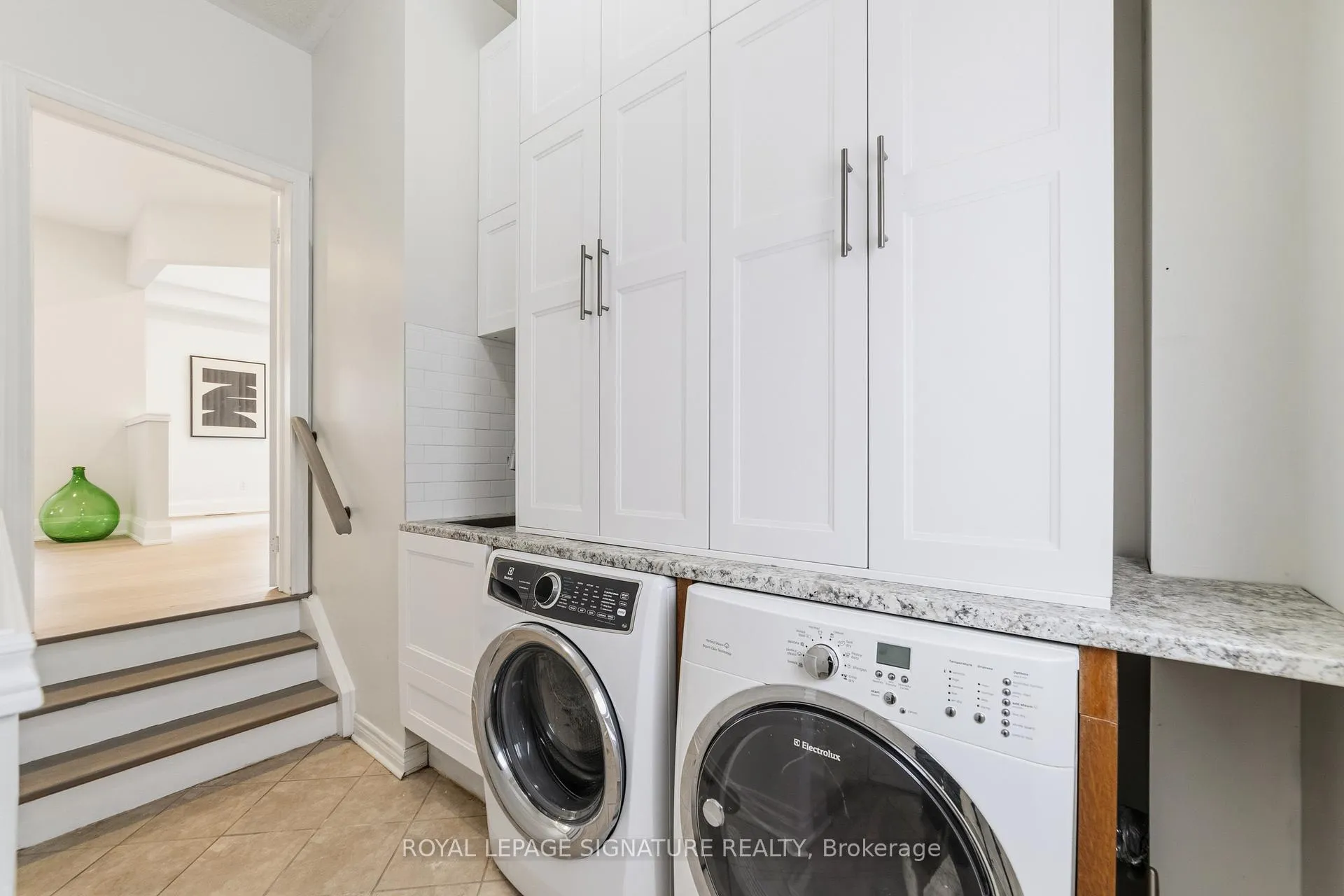 Photo 25 of 93 Dewar Court, Milton, Dempsey — HOMEH