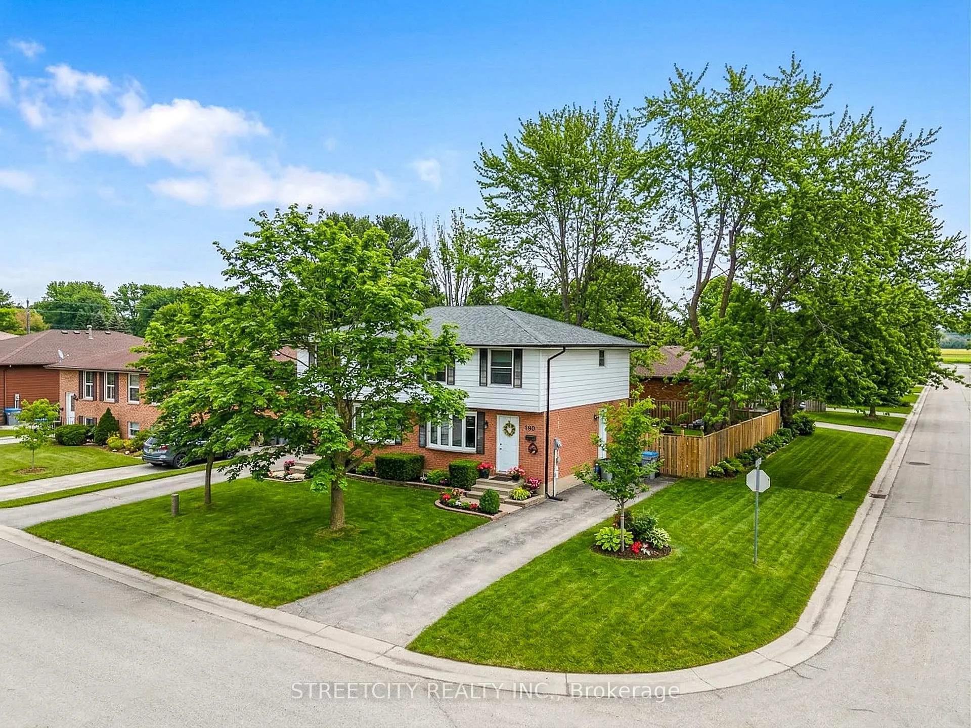 Photo 1 of 190 Spence Drive, Strathroy-Caradoc, SW — HOMEH