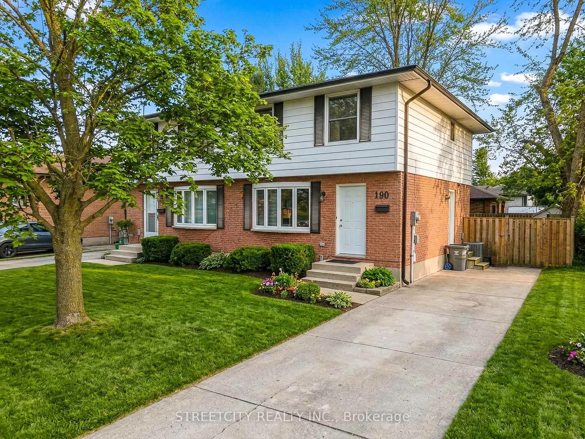 Photo 3 of 190 Spence Drive, Strathroy-Caradoc, SW — HOMEH