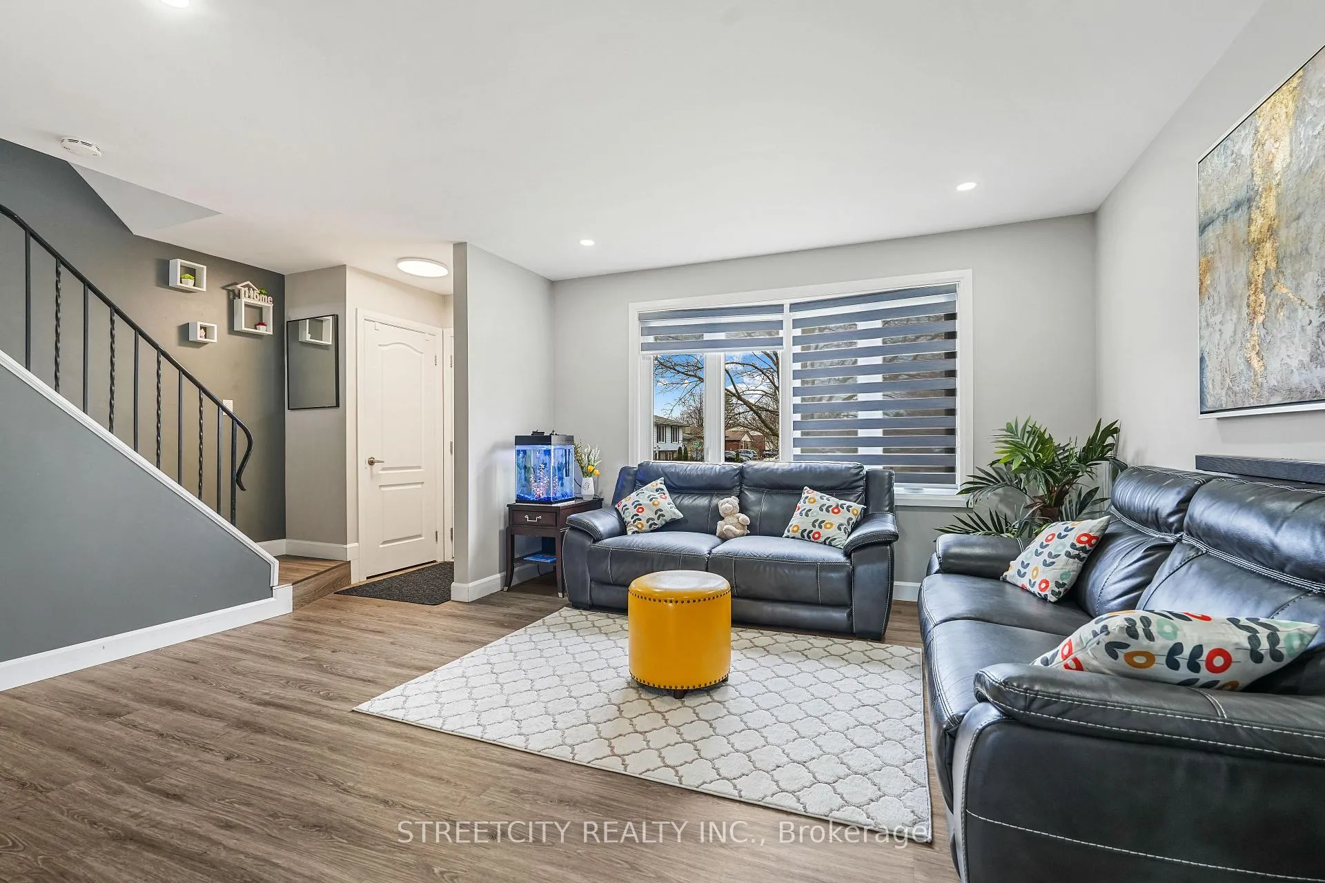 Photo 5 of 190 Spence Drive, Strathroy-Caradoc, SW — HOMEH