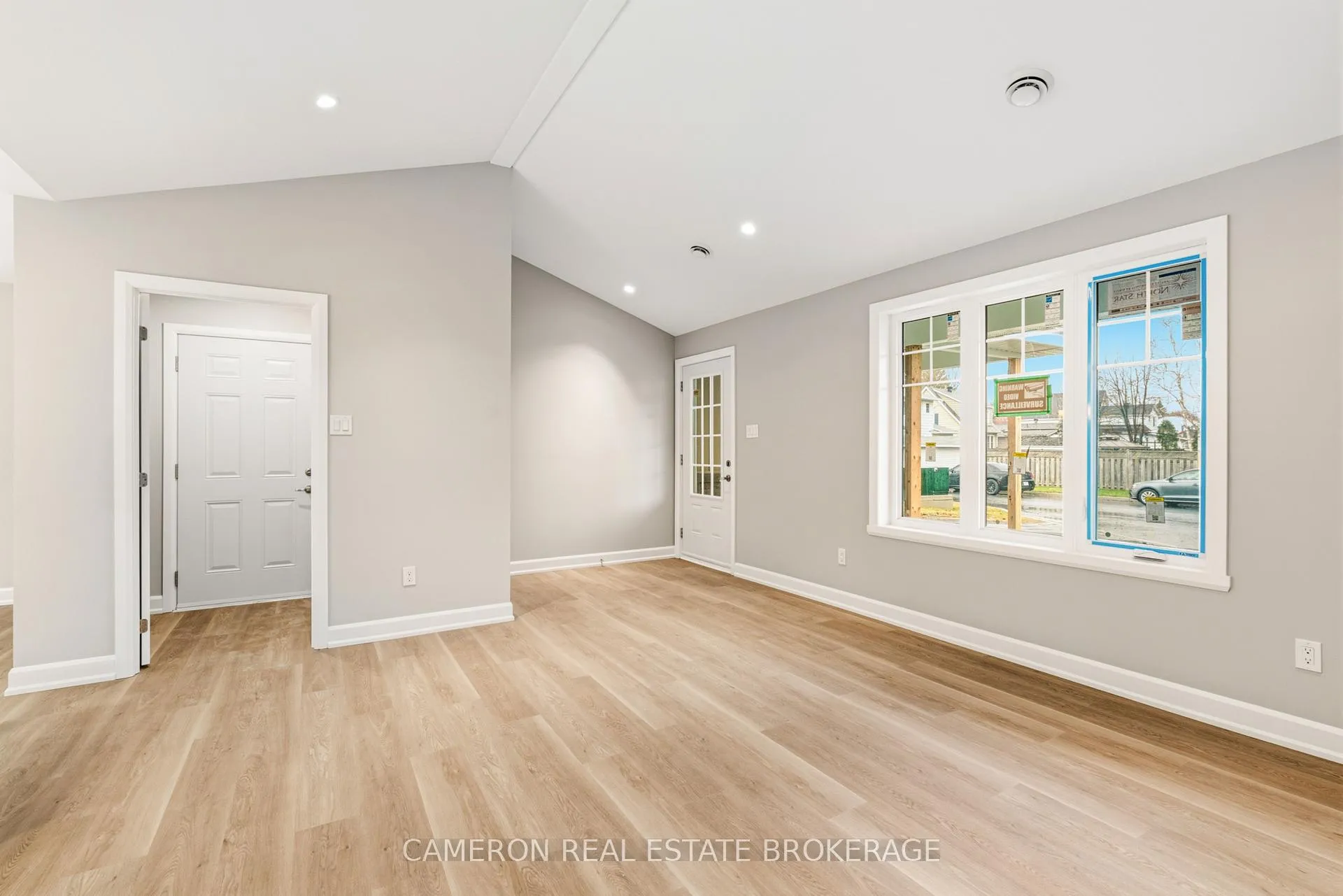 Photo 2 of 10 Whittaker Crescent, Cornwall — HOMEH