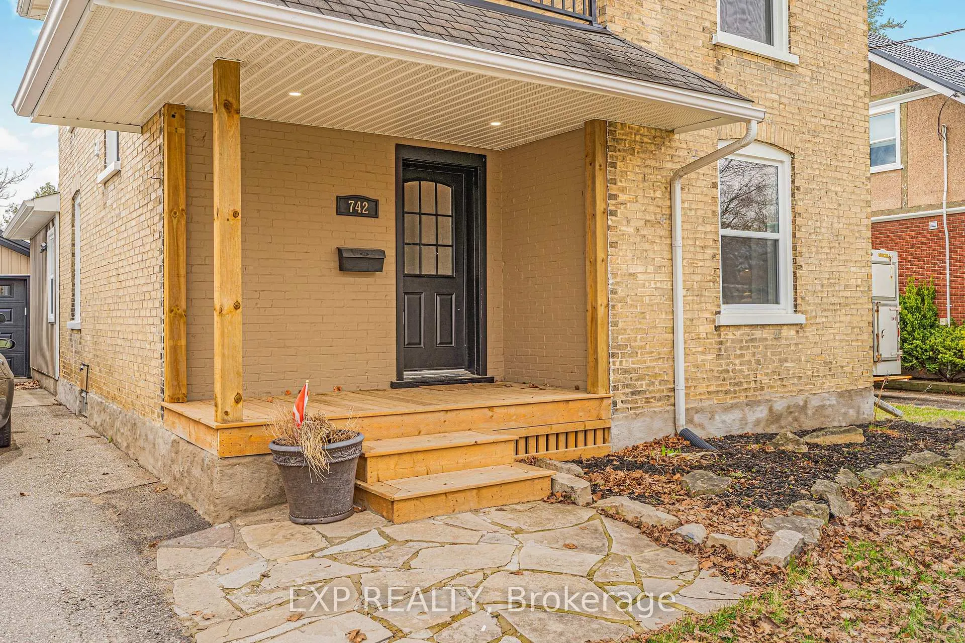 Photo 2 of 742 Vine Street, Cambridge — HOMEH