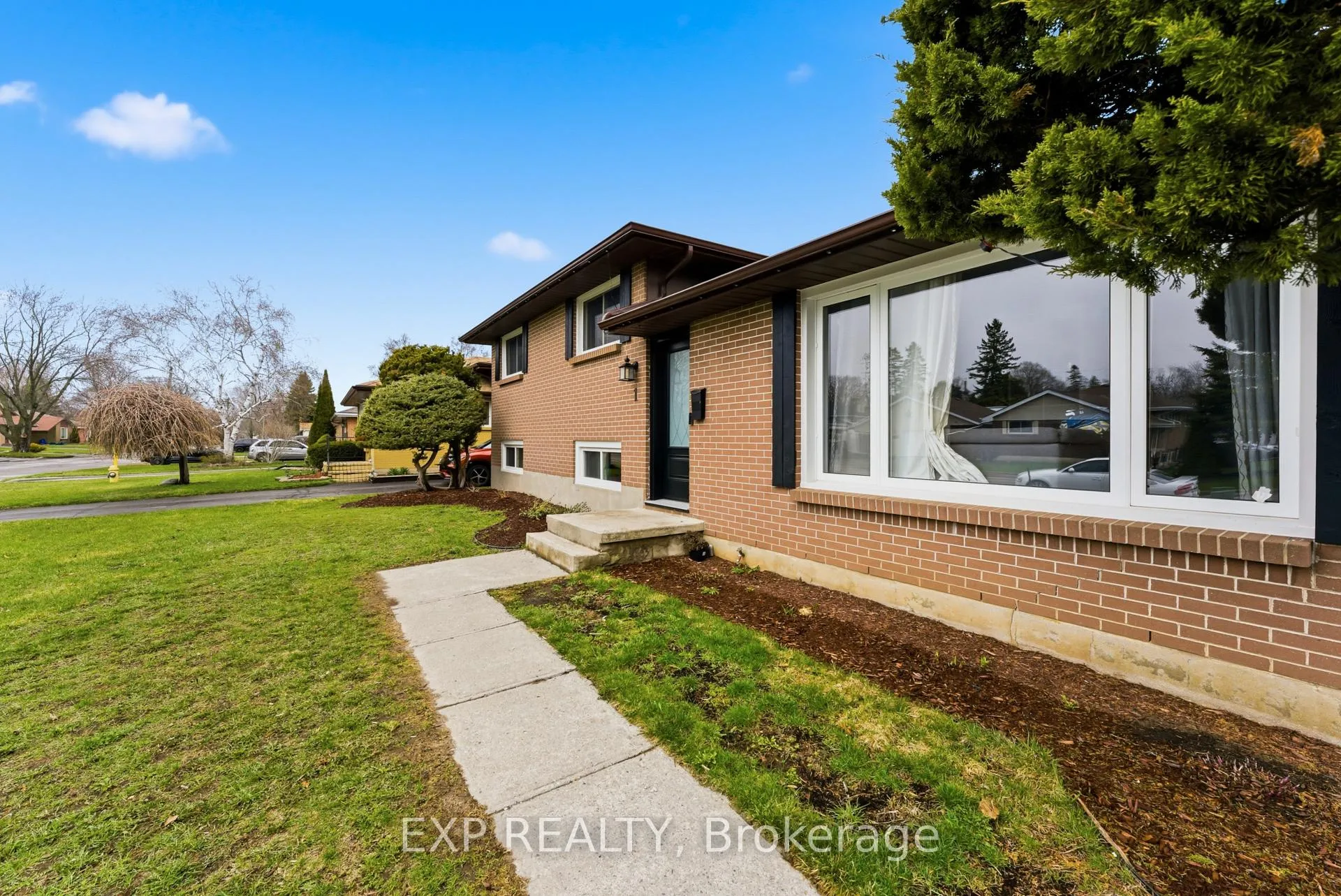 Photo 3 of 1 Nelles Avenue, Quinte West, Sidney Ward — HOMEH