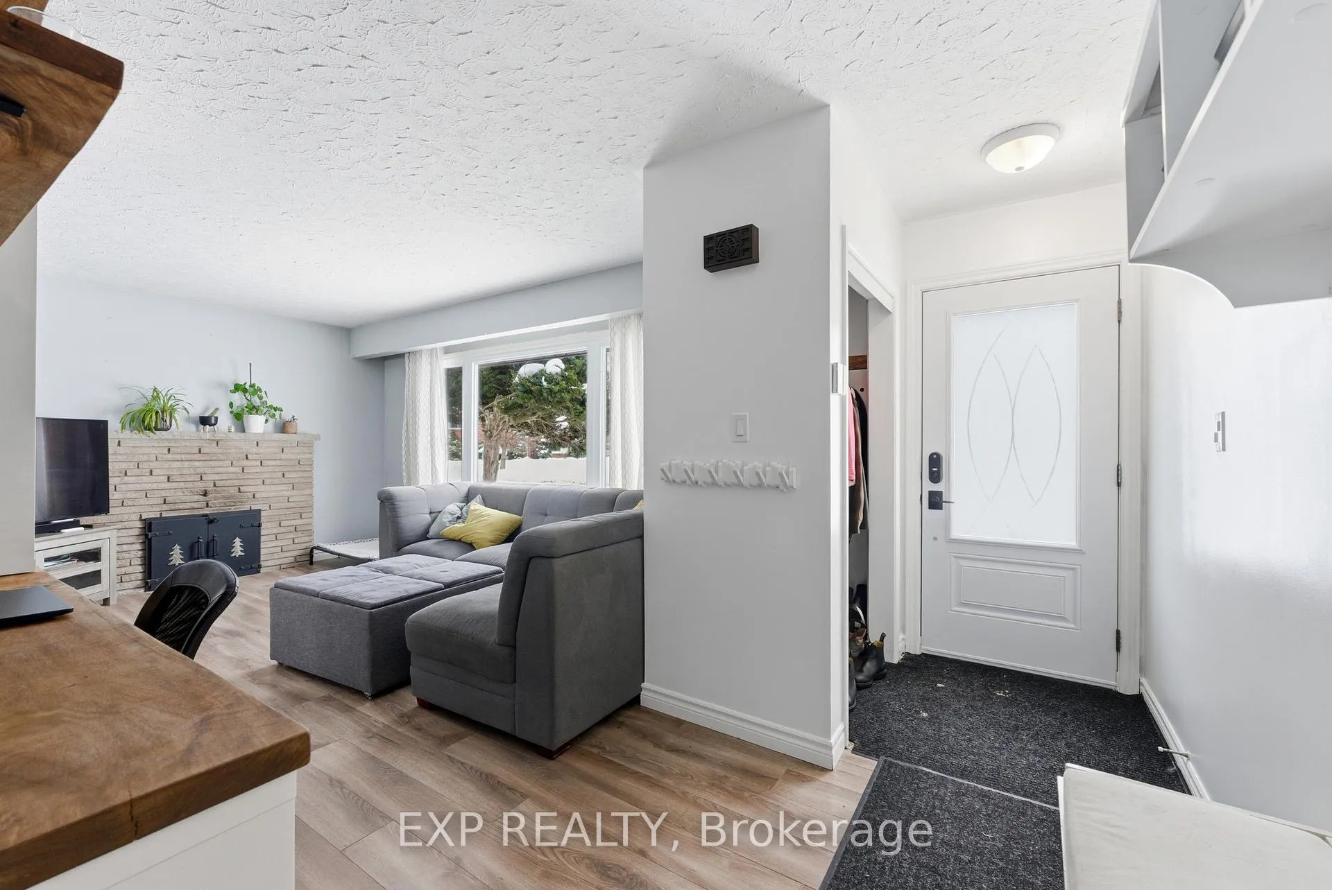 Photo 5 of 1 Nelles Avenue, Quinte West, Sidney Ward — HOMEH