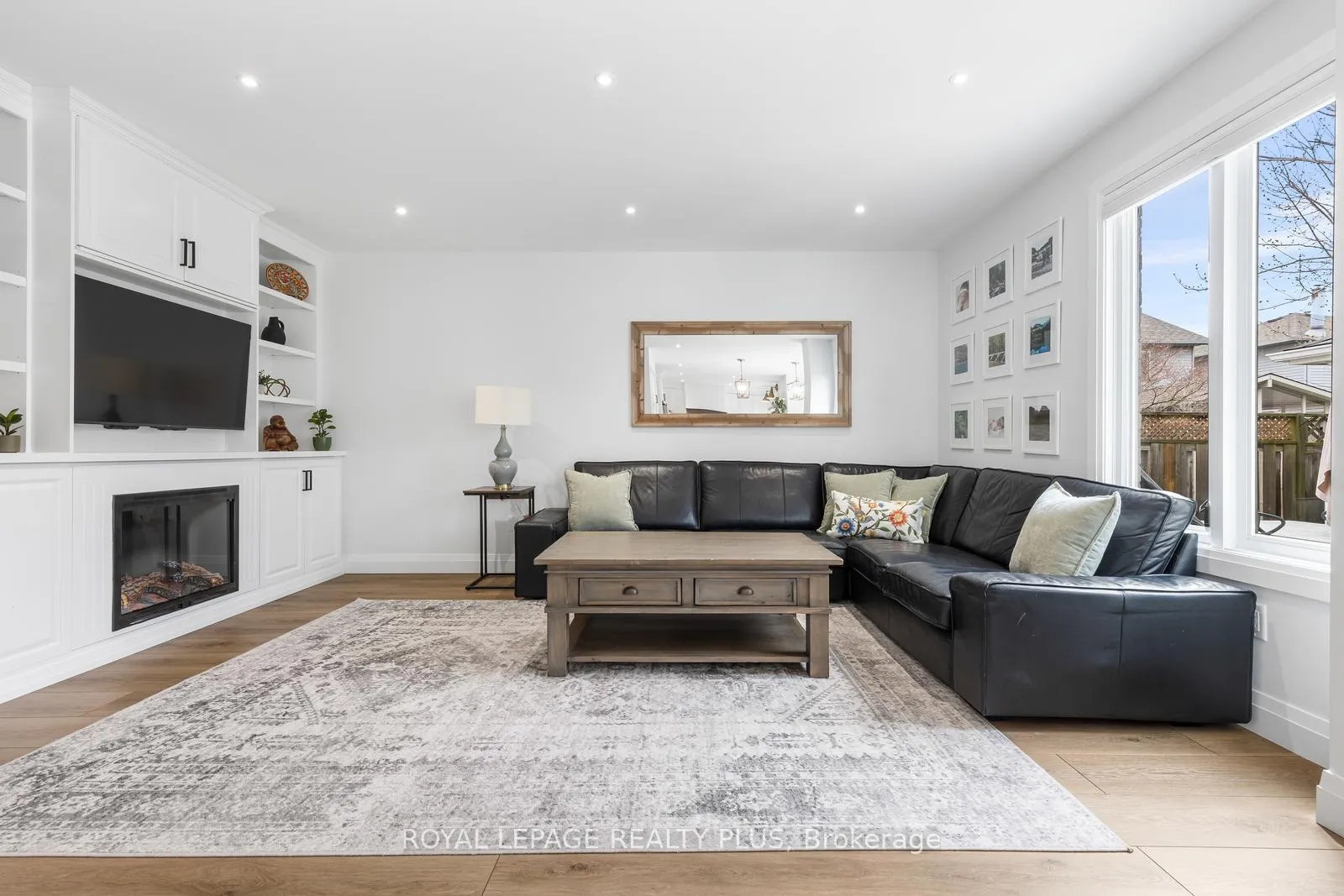 Photo 6 of 5 Anjou Place, Hamilton, Stoney Creek Mountain — HOMEH