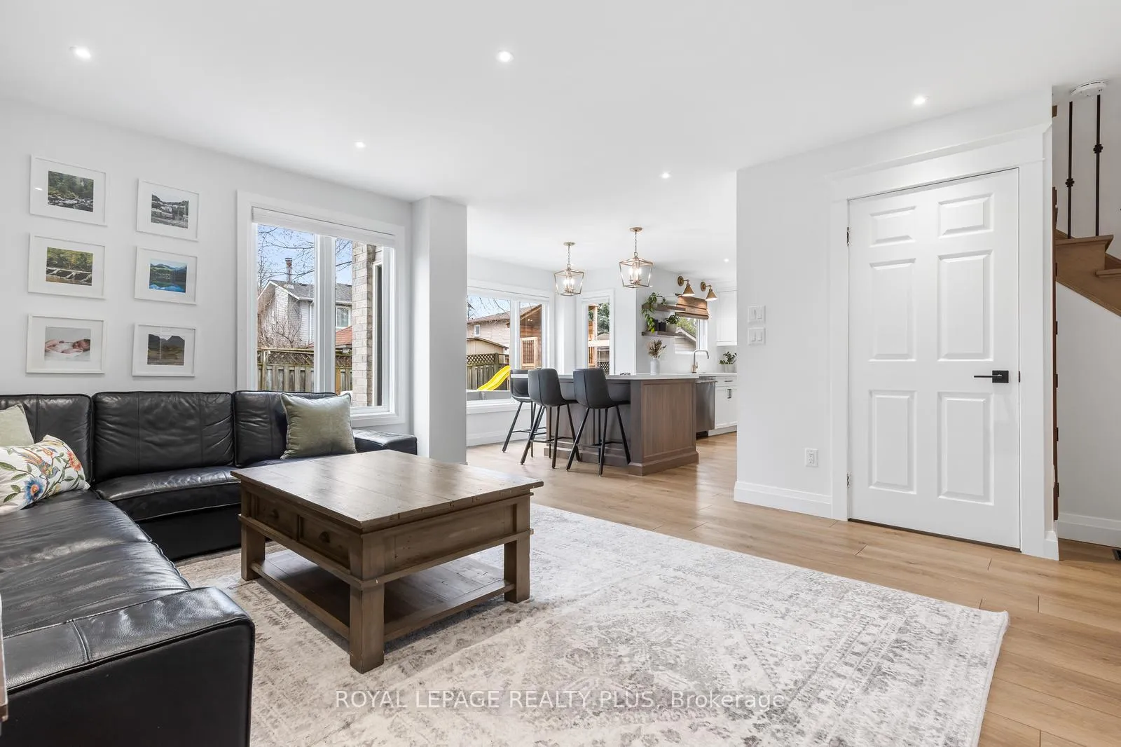 Photo 7 of 5 Anjou Place, Hamilton, Stoney Creek Mountain — HOMEH
