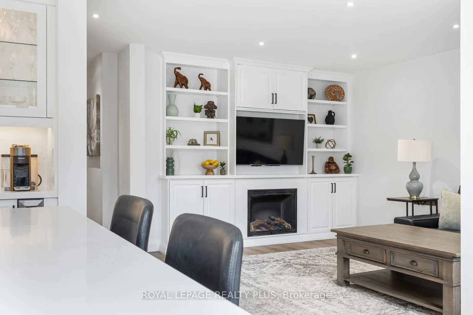 Photo 8 of 5 Anjou Place, Hamilton, Stoney Creek Mountain — HOMEH