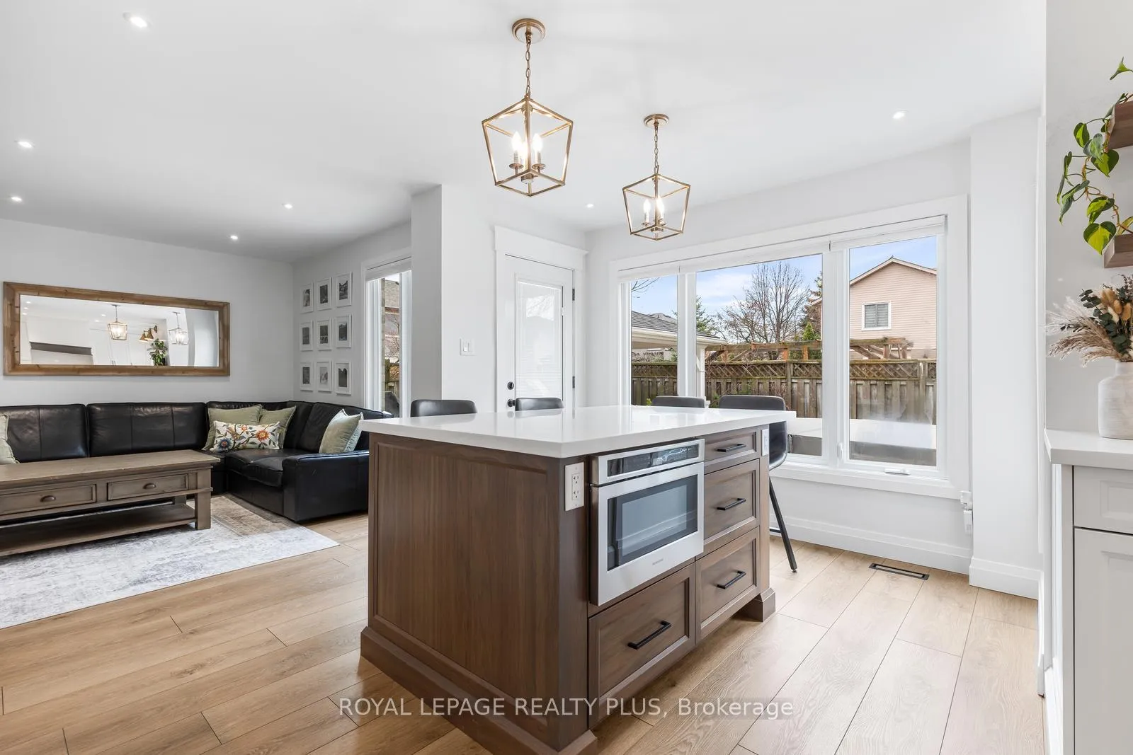 Photo 12 of 5 Anjou Place, Hamilton, Stoney Creek Mountain — HOMEH