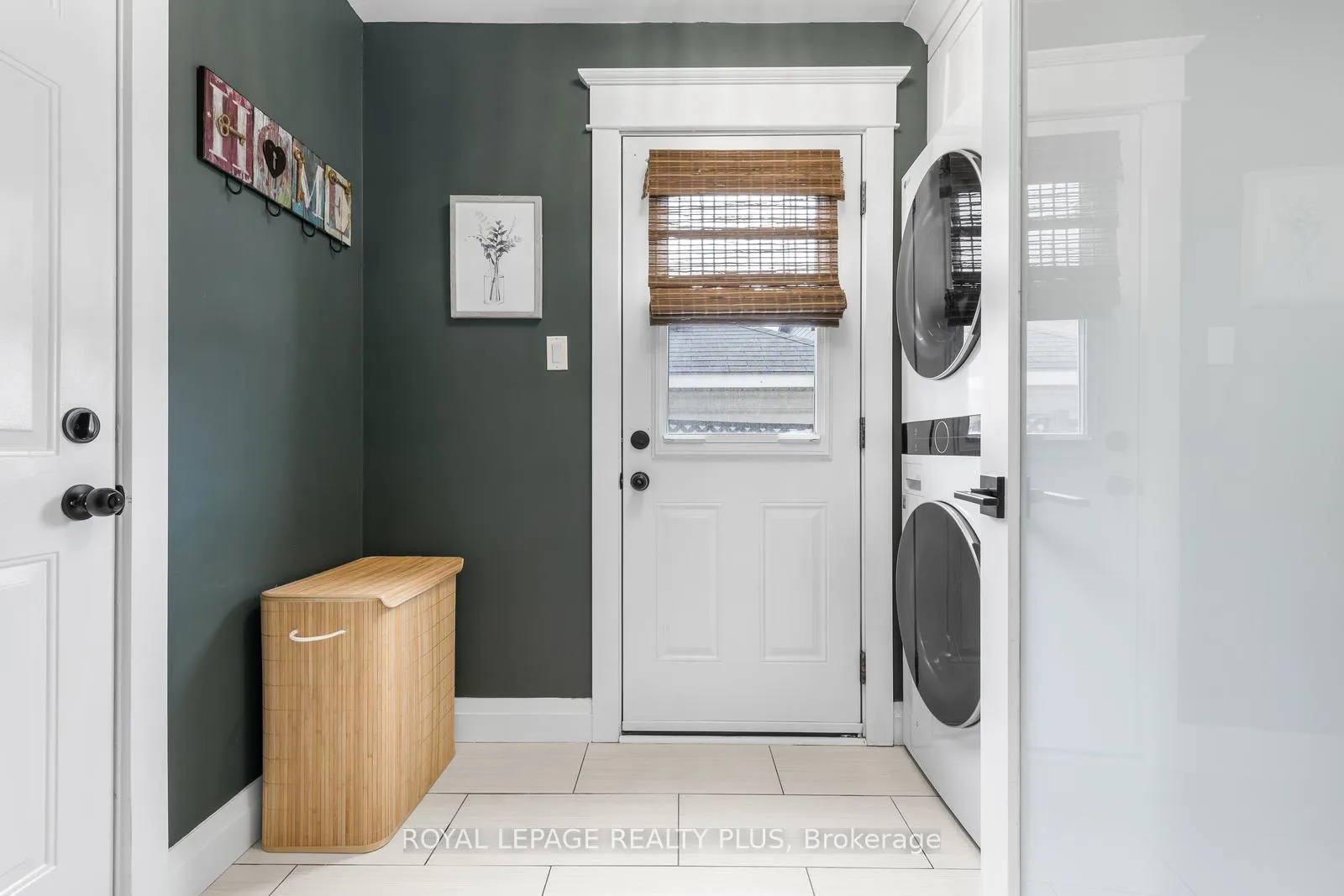 Photo 18 of 5 Anjou Place, Hamilton, Stoney Creek Mountain — HOMEH