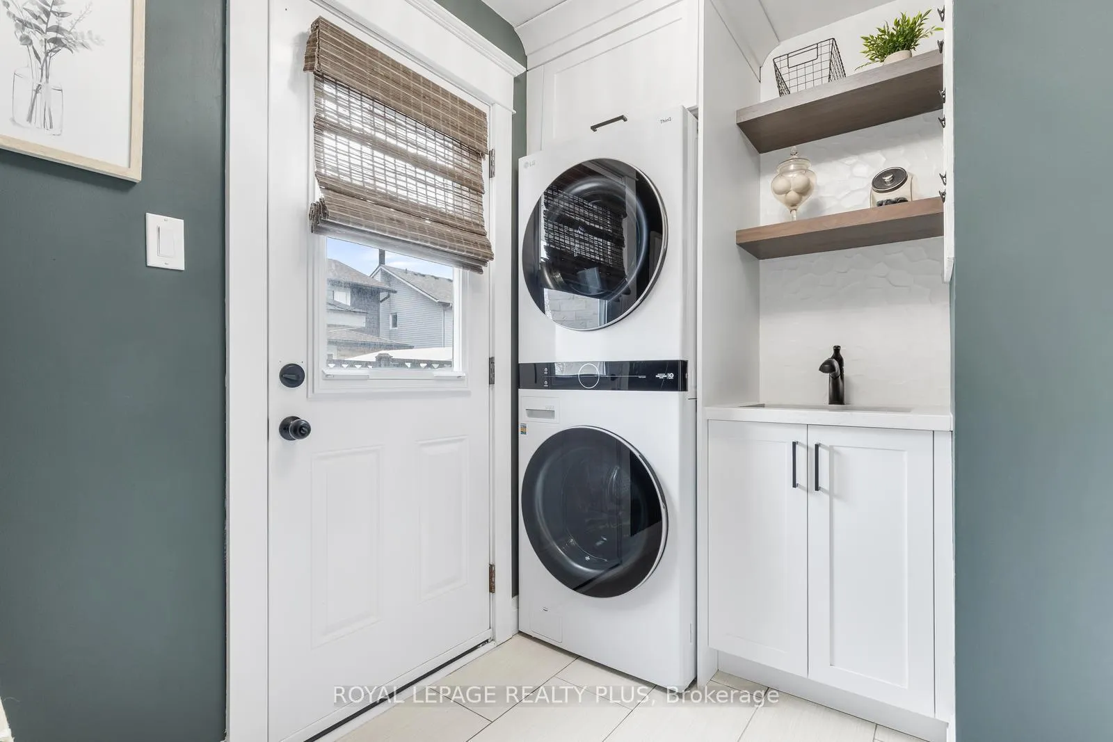 Photo 19 of 5 Anjou Place, Hamilton, Stoney Creek Mountain — HOMEH