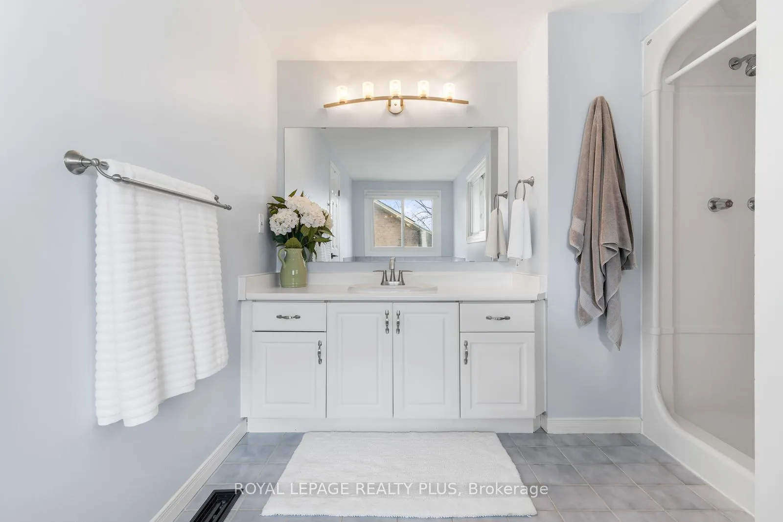 Photo 22 of 5 Anjou Place, Hamilton, Stoney Creek Mountain — HOMEH