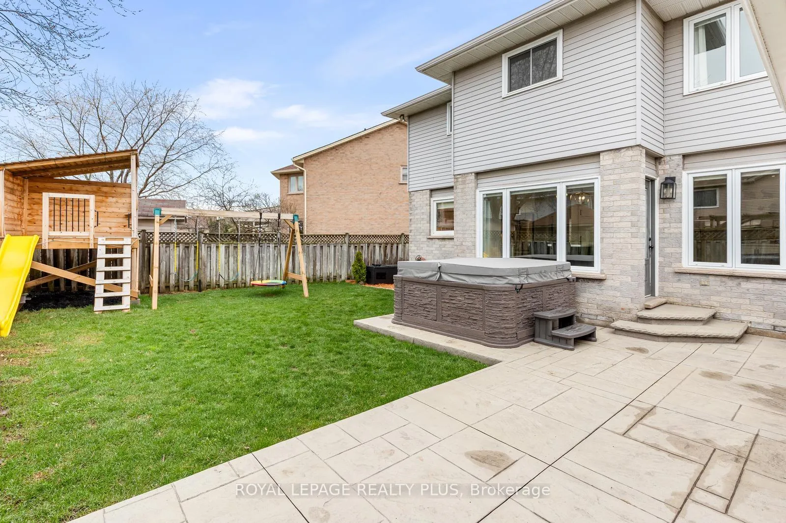 Photo 33 of 5 Anjou Place, Hamilton, Stoney Creek Mountain — HOMEH