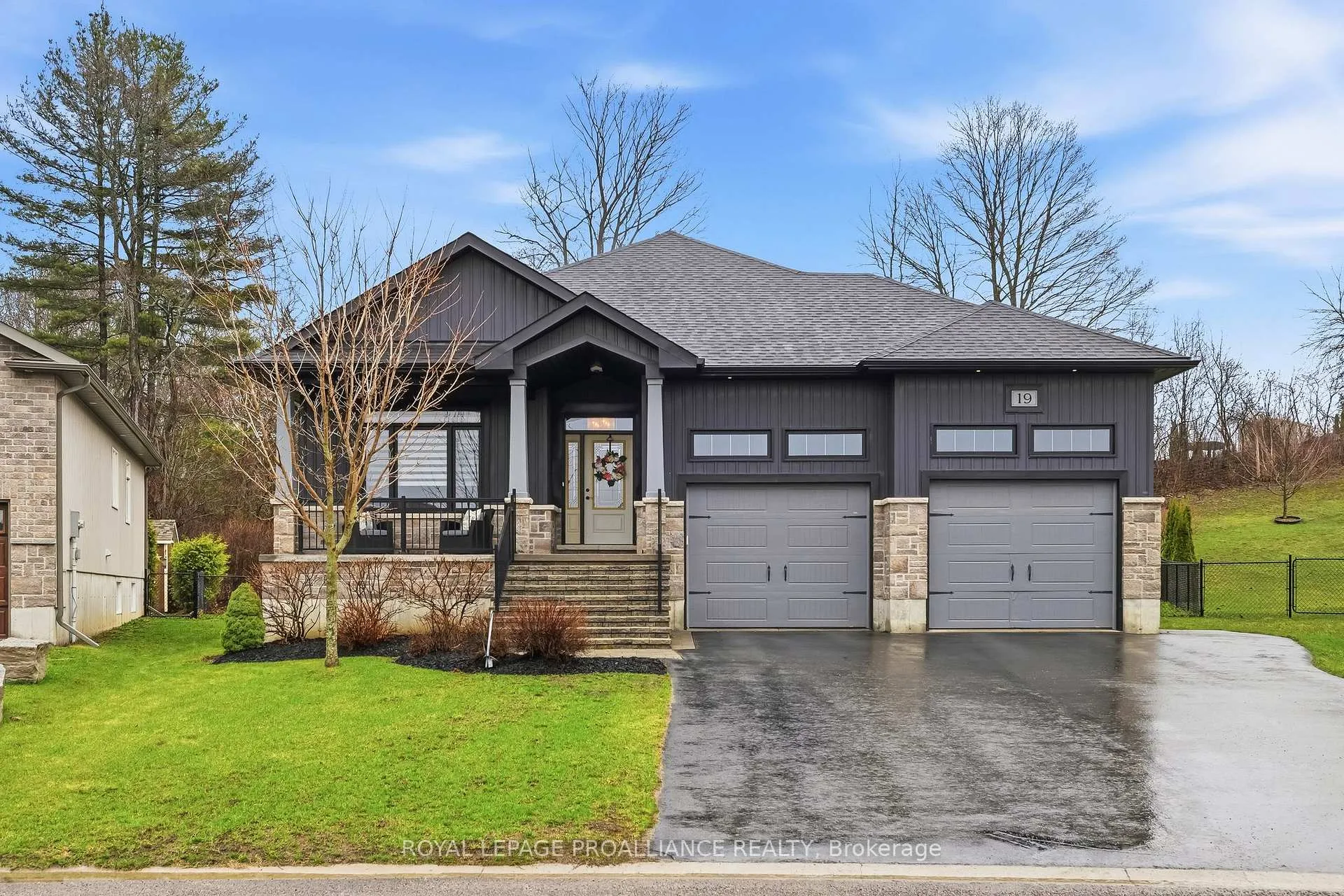 Front of 19 Autumn Grove