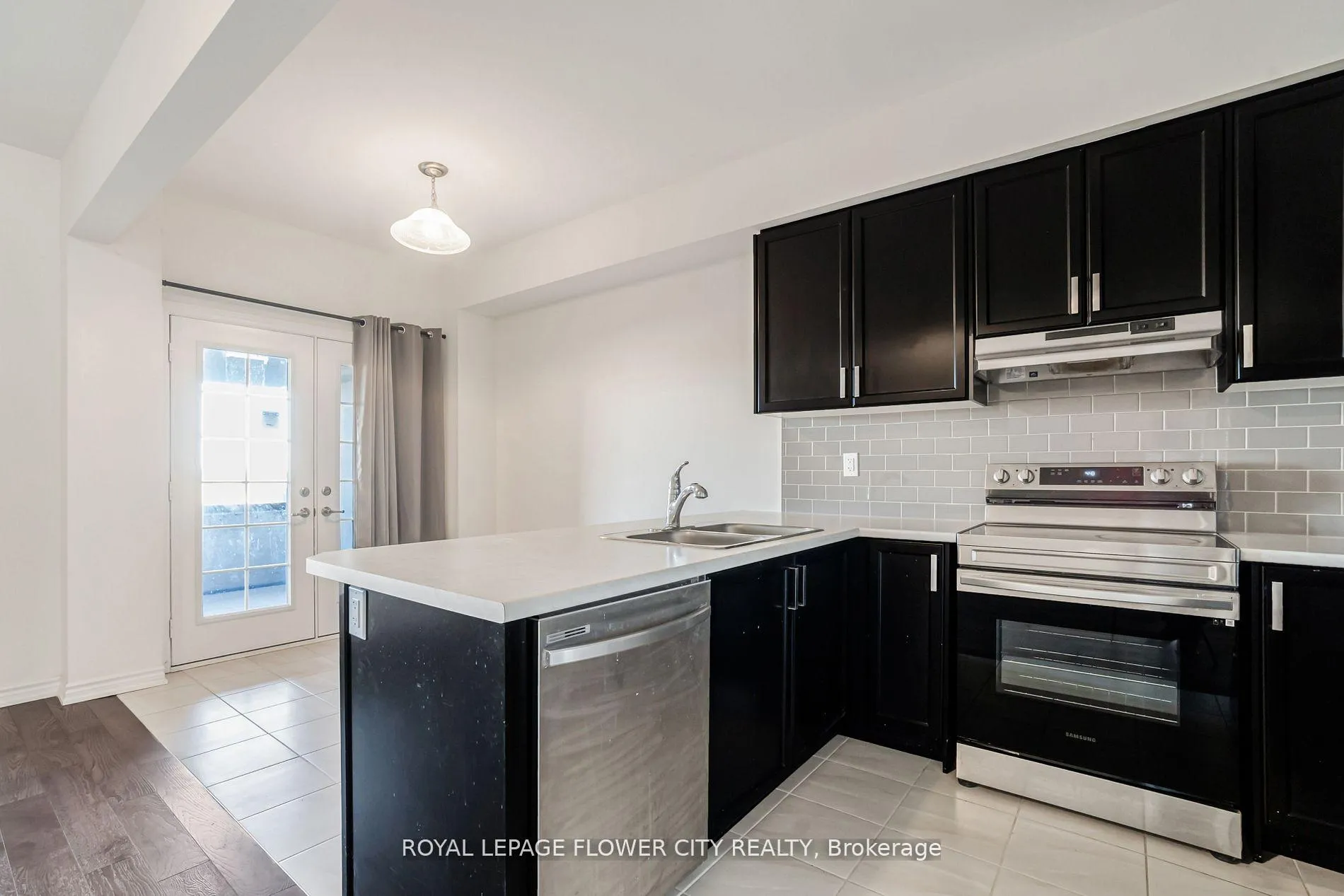 Photo 12 of 152 Flagg Avenue, Brant, Paris — HOMEH