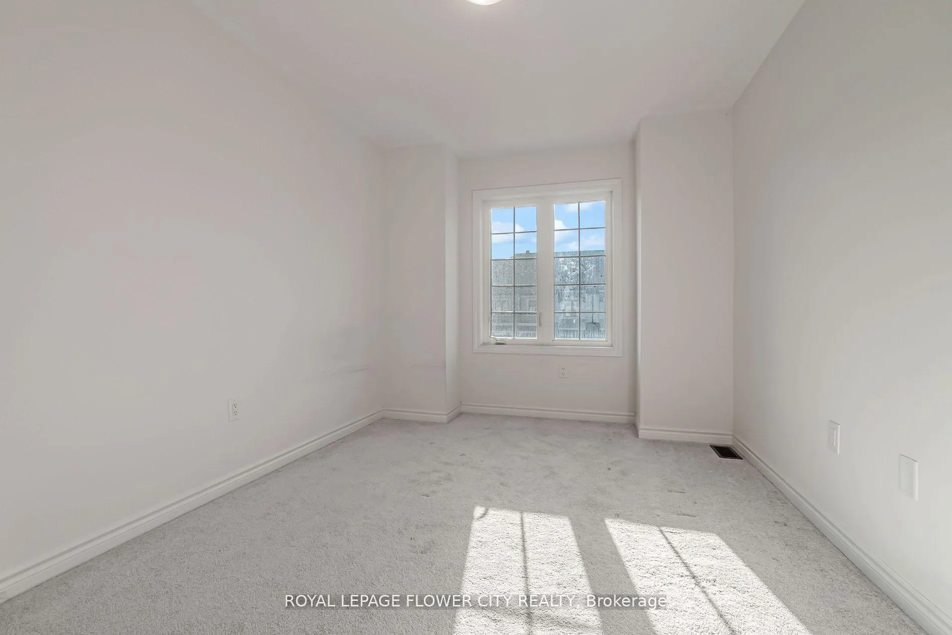 Photo 27 of 152 Flagg Avenue, Brant, Paris — HOMEH