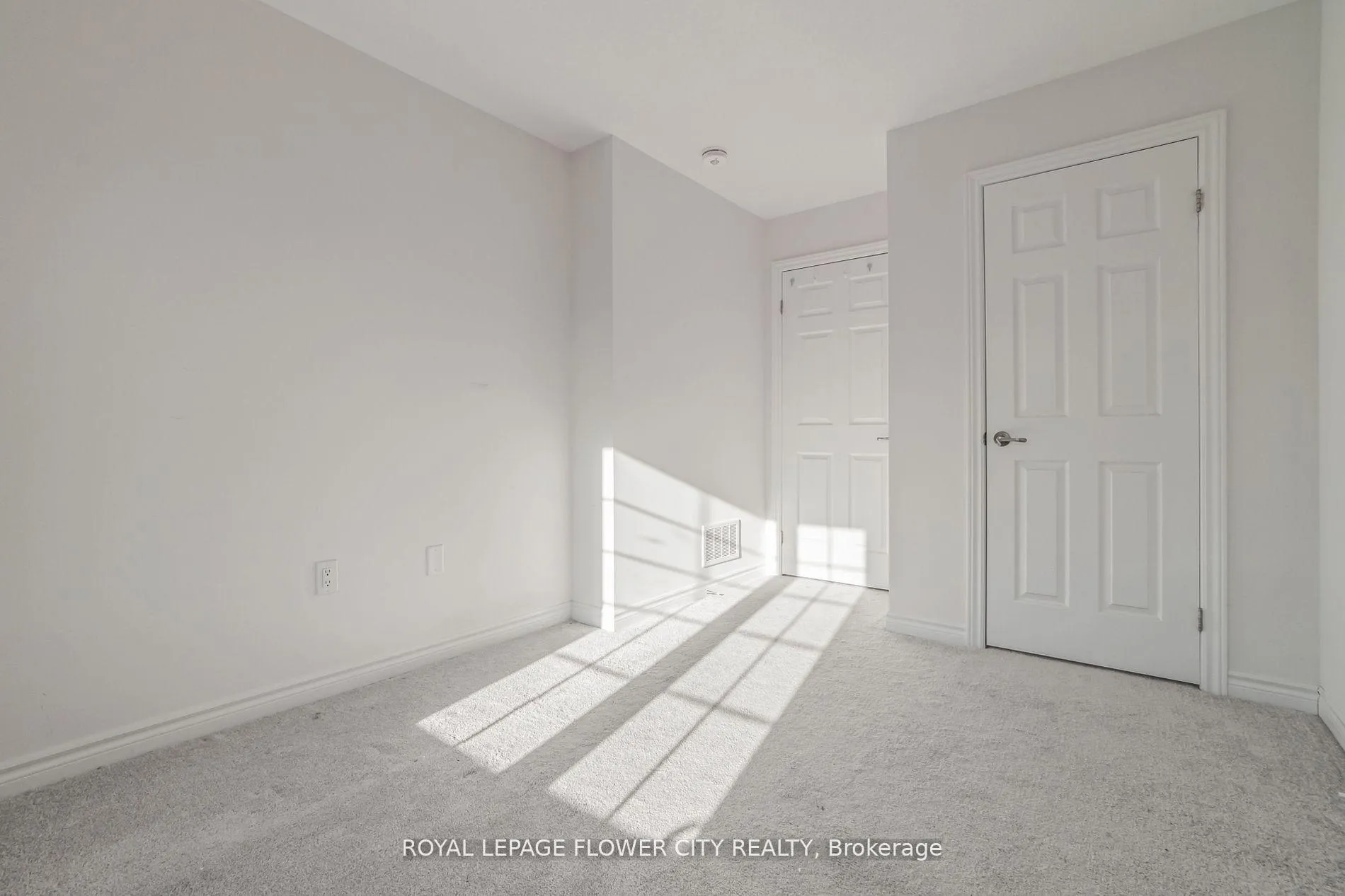 Photo 28 of 152 Flagg Avenue, Brant, Paris — HOMEH