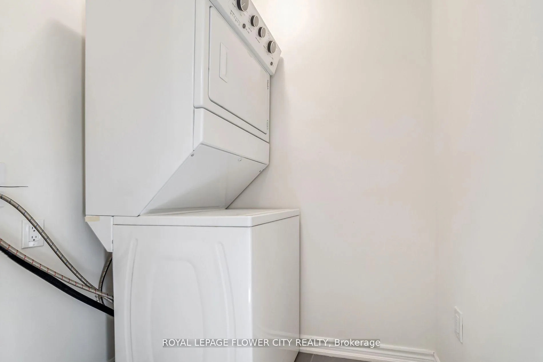 Photo 29 of 152 Flagg Avenue, Brant, Paris — HOMEH