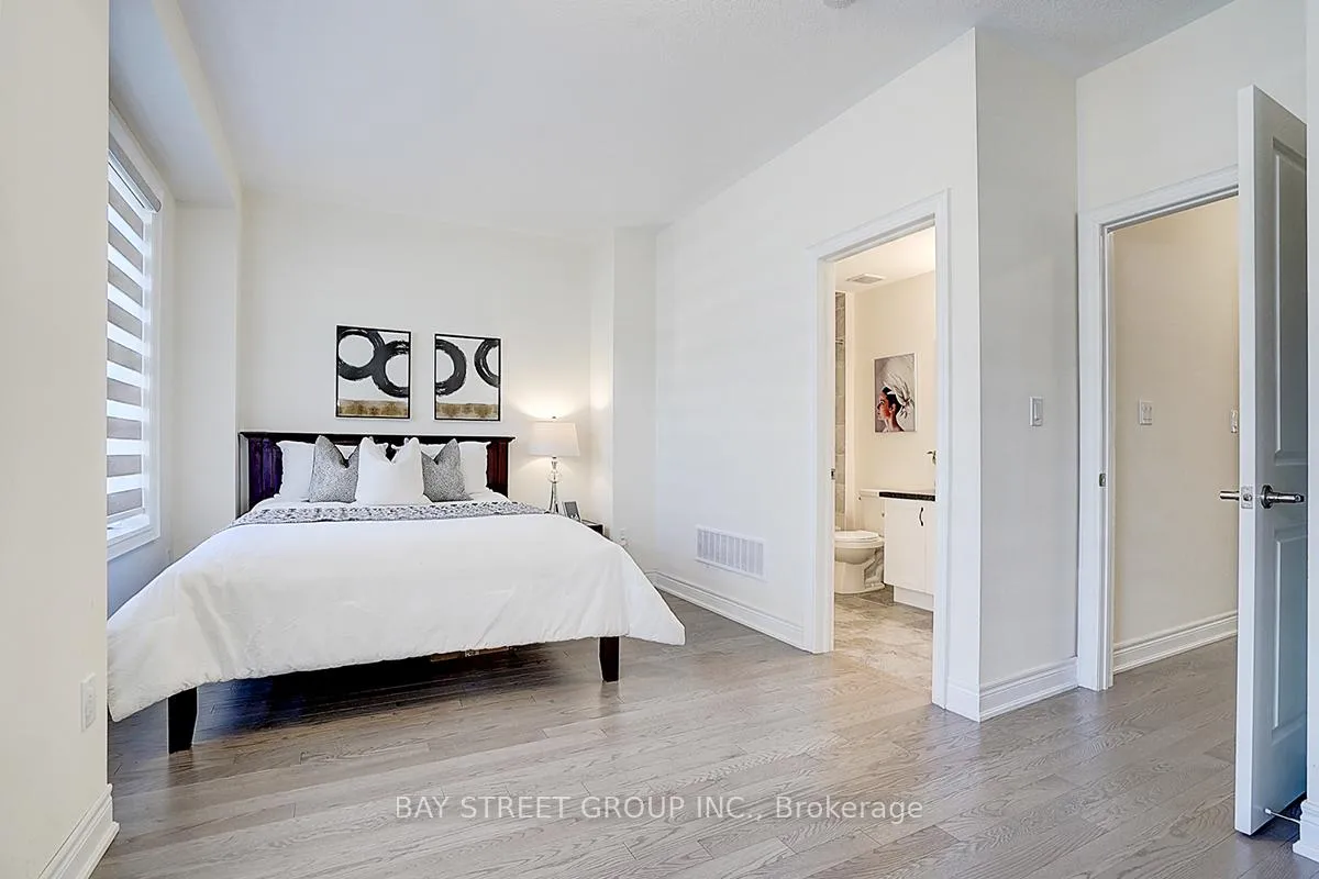 Photo 7 of 34 Phillipsen Way, Markham, Cedarwood — HOMEH
