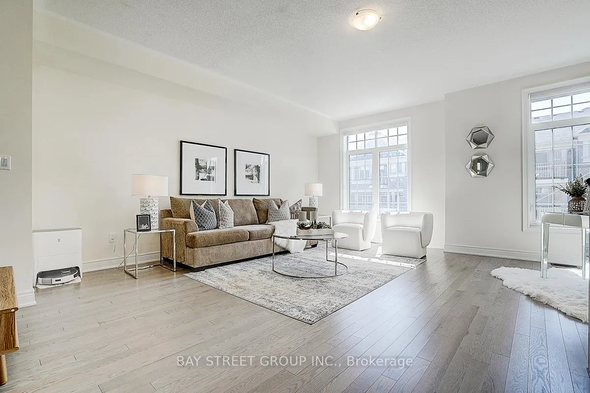 Photo 13 of 34 Phillipsen Way, Markham, Cedarwood — HOMEH
