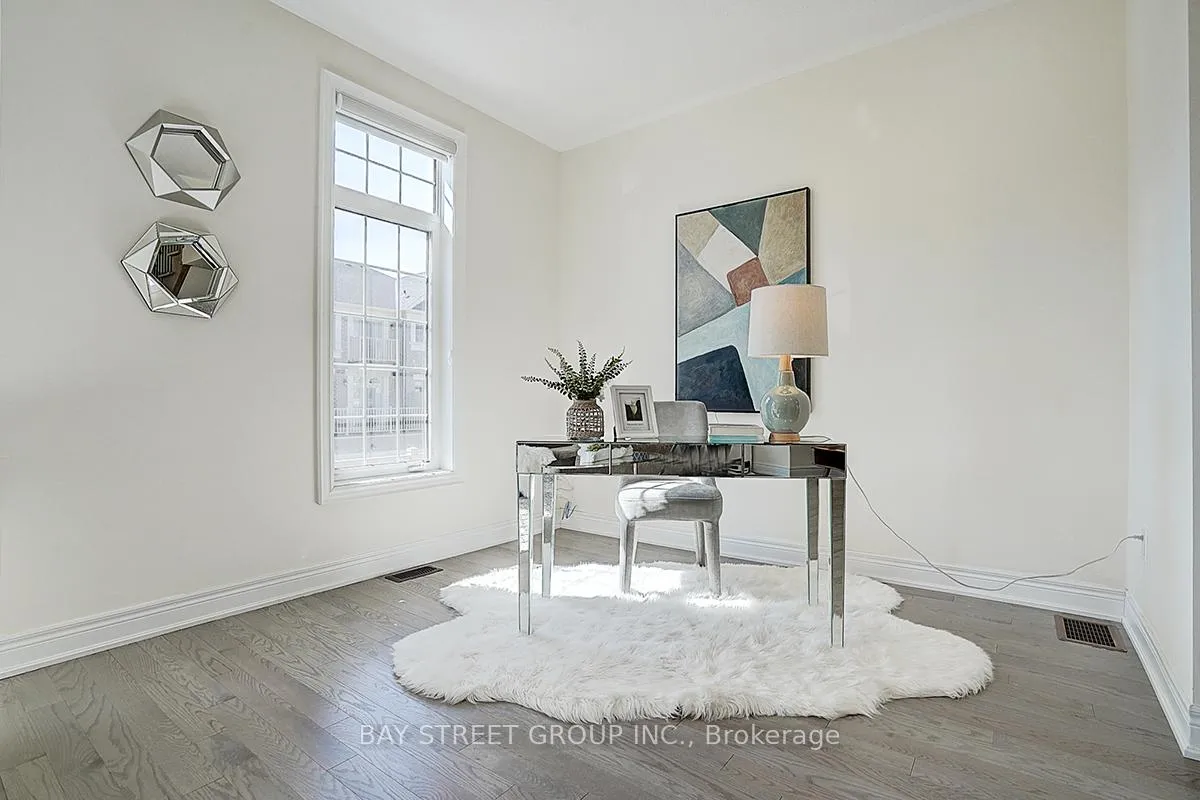 Photo 17 of 34 Phillipsen Way, Markham, Cedarwood — HOMEH