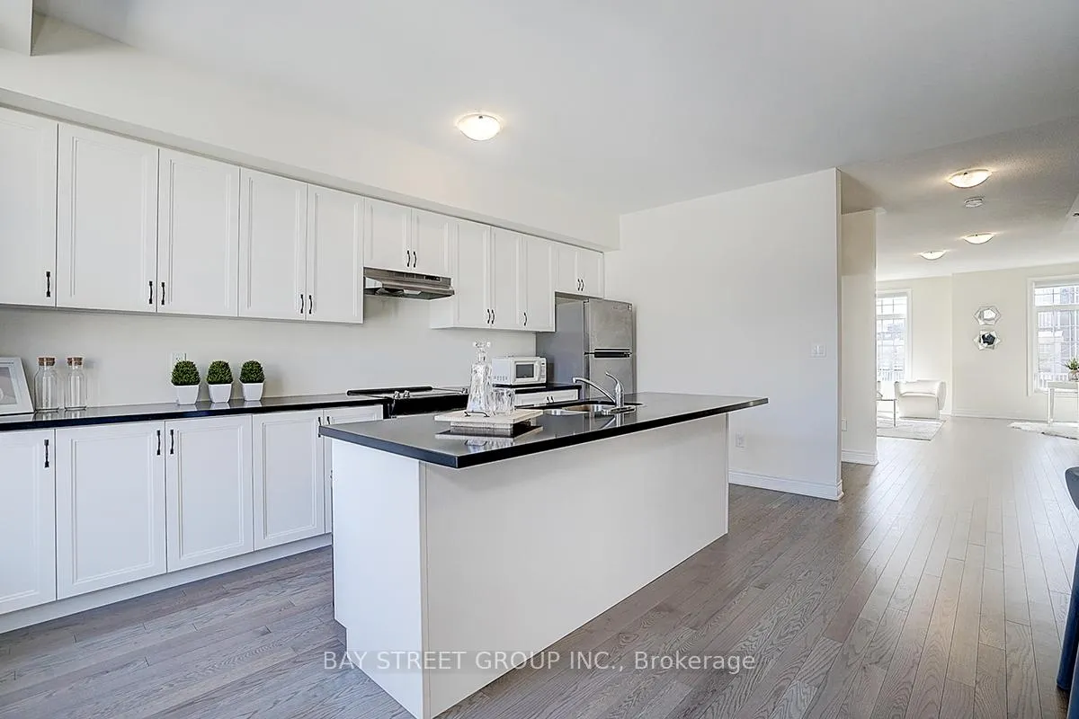 Photo 29 of 34 Phillipsen Way, Markham, Cedarwood — HOMEH