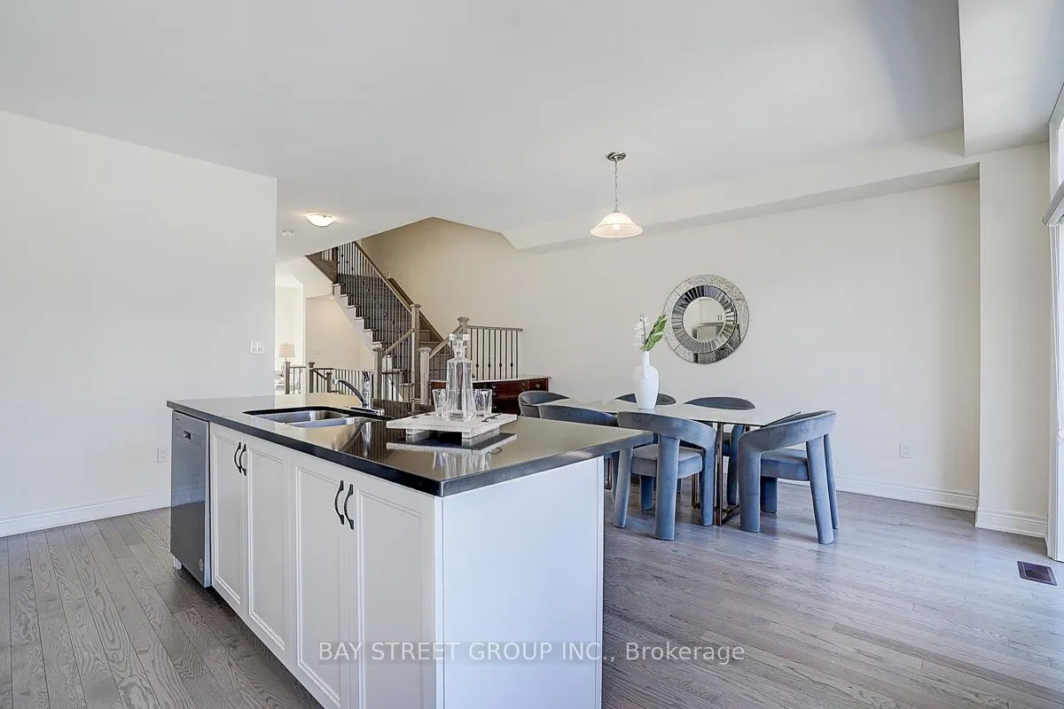 Photo 32 of 34 Phillipsen Way, Markham, Cedarwood — HOMEH