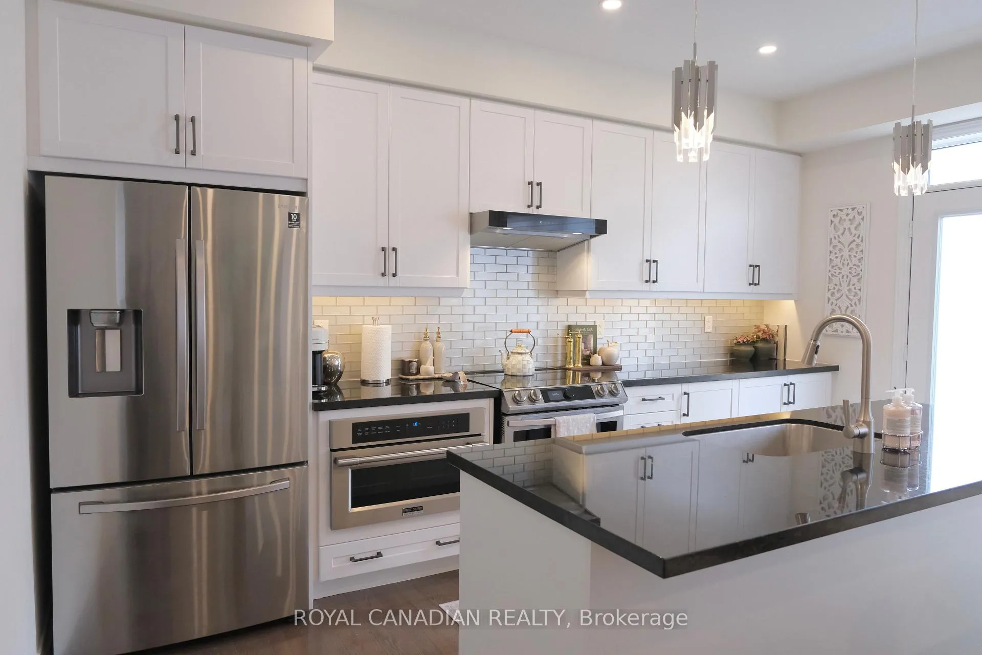 Photo 7 of 20 Conarty Crescent, Whitby, Rural Whitby — HOMEH