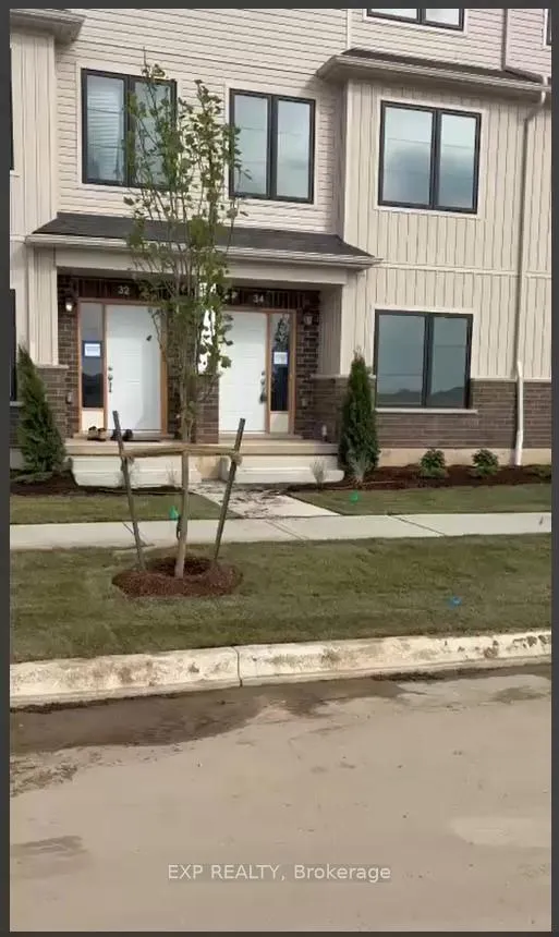 Photo 3 of Unit 11, 34 Balladry Boulevard, Stratford — HOMEH