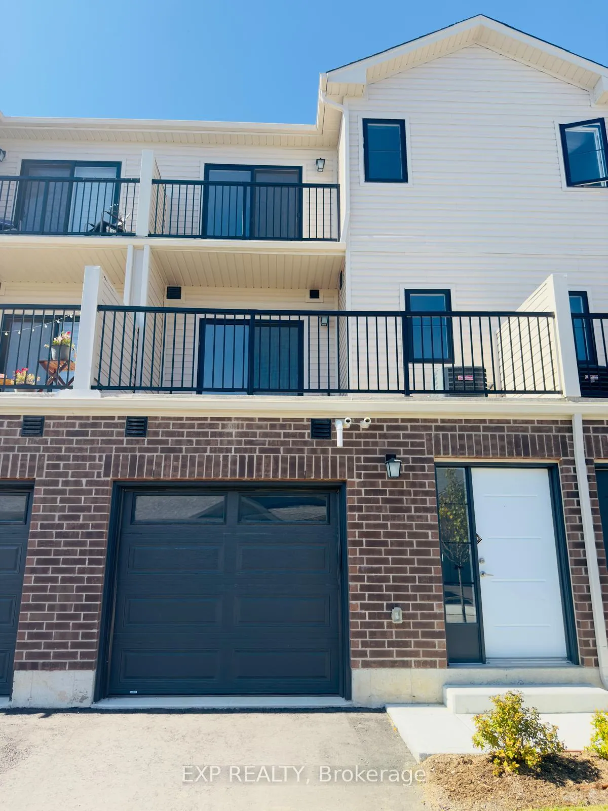 Photo 4 of Unit 11, 34 Balladry Boulevard, Stratford — HOMEH
