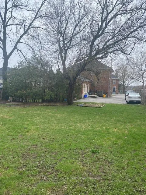 Photo 3 of 102 Queen Street, Clarington, Bowmanville — HOMEH