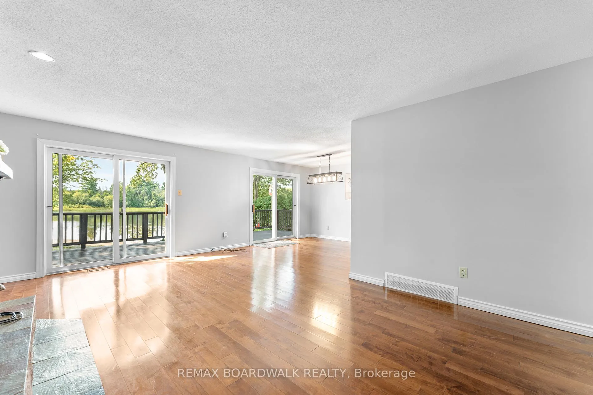 Photo 9 of 1278 Bayview Drive, Ottawa, Constance Bay — HOMEH
